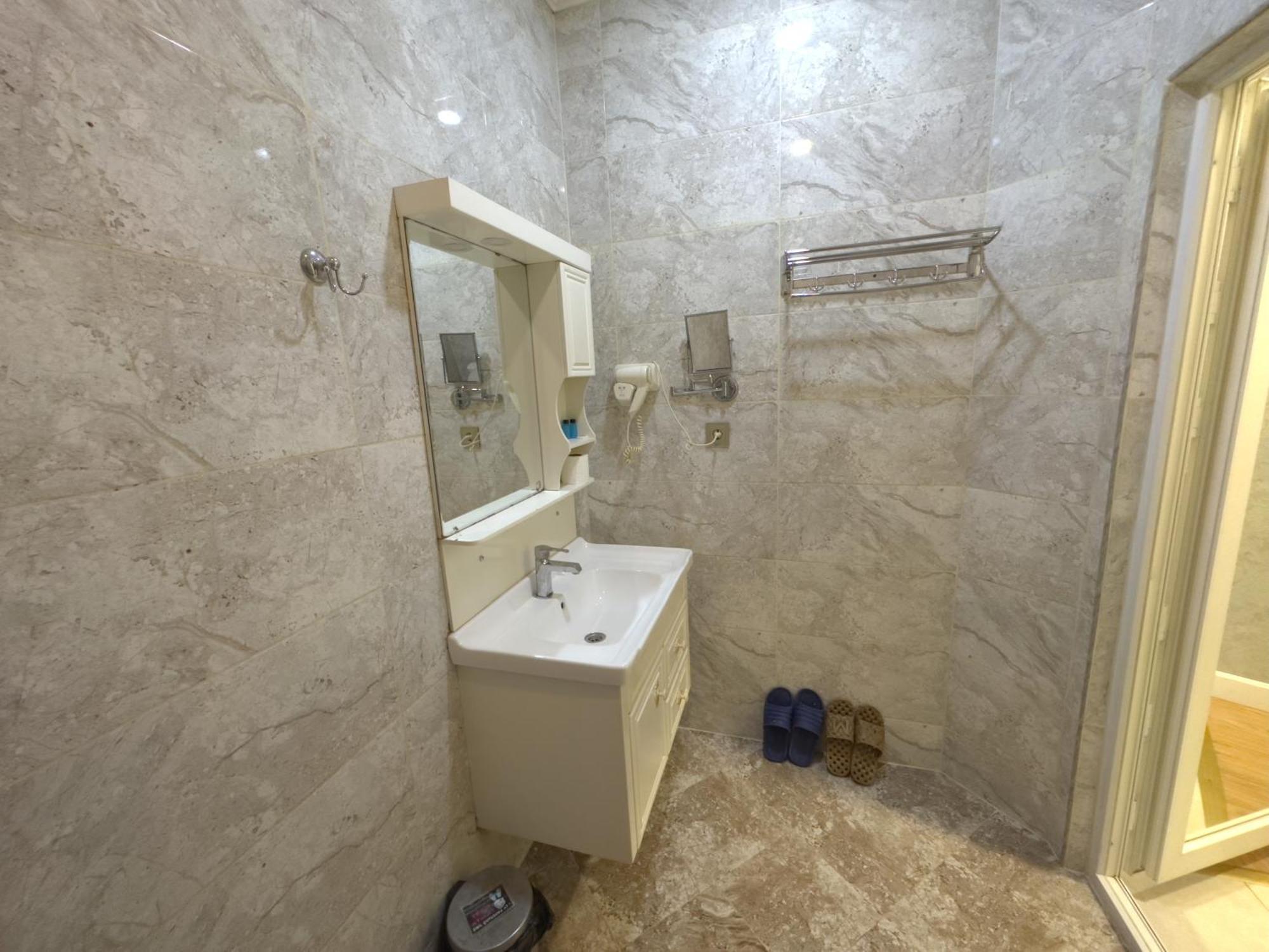 Eleon Hotel Baku Exterior photo
